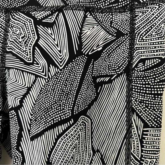 Lululemon Pace Rival Crop Luxtreme Dottie Tribe Leggings - Picture 4 of 11